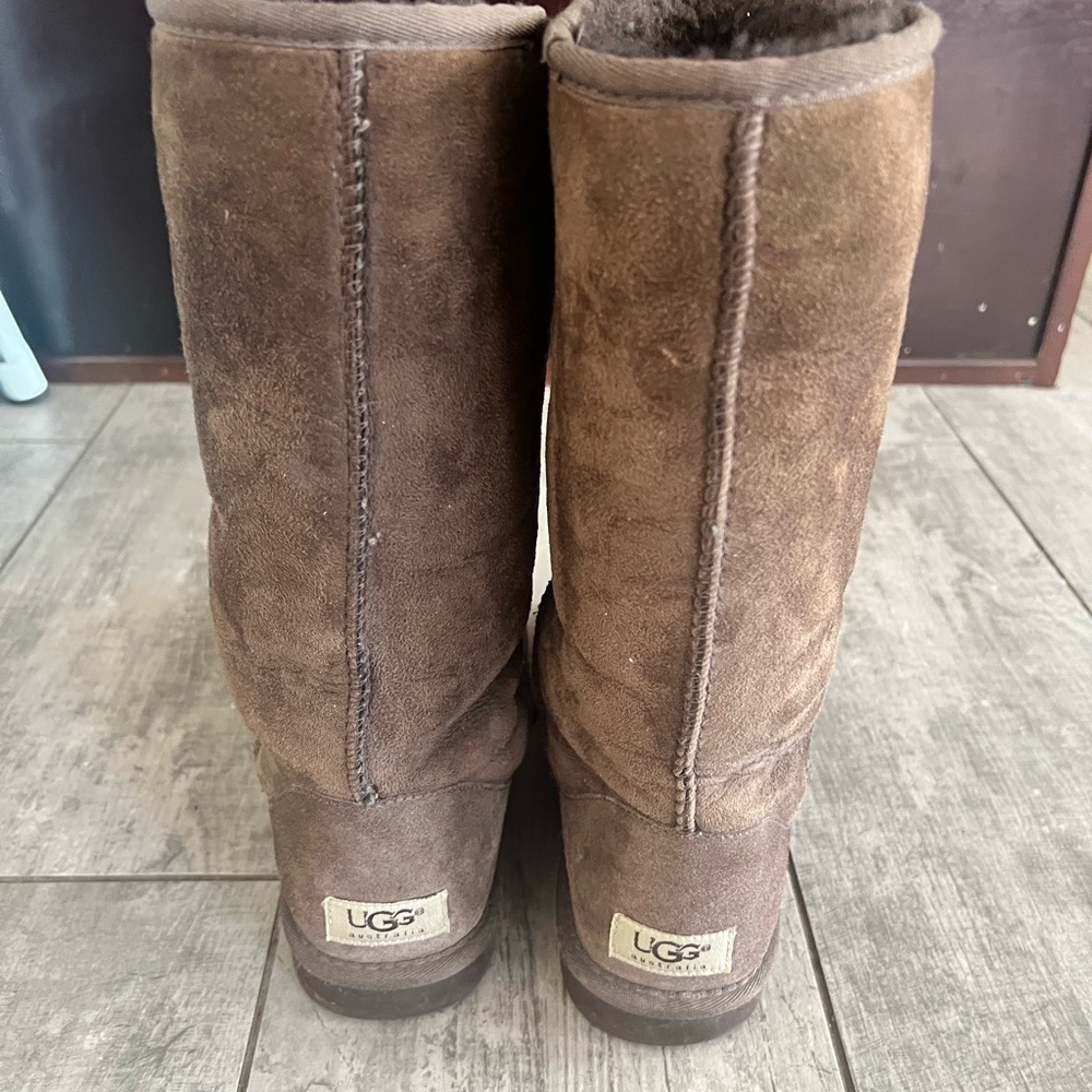 Classic Tall Uggs size 7
VGUC - Picture 2 of 6